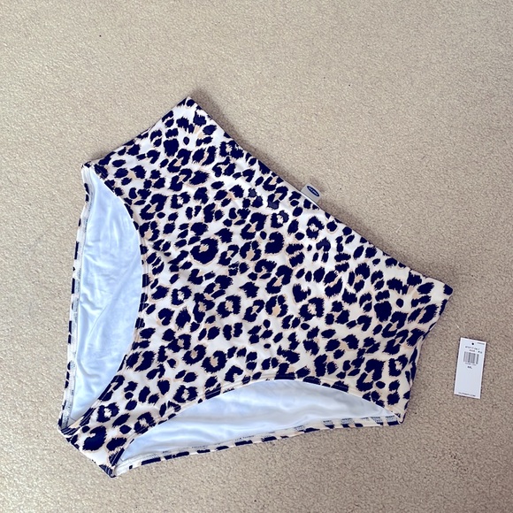 Old Navy leopard 2pc swimsuit - Picture 2 of 2